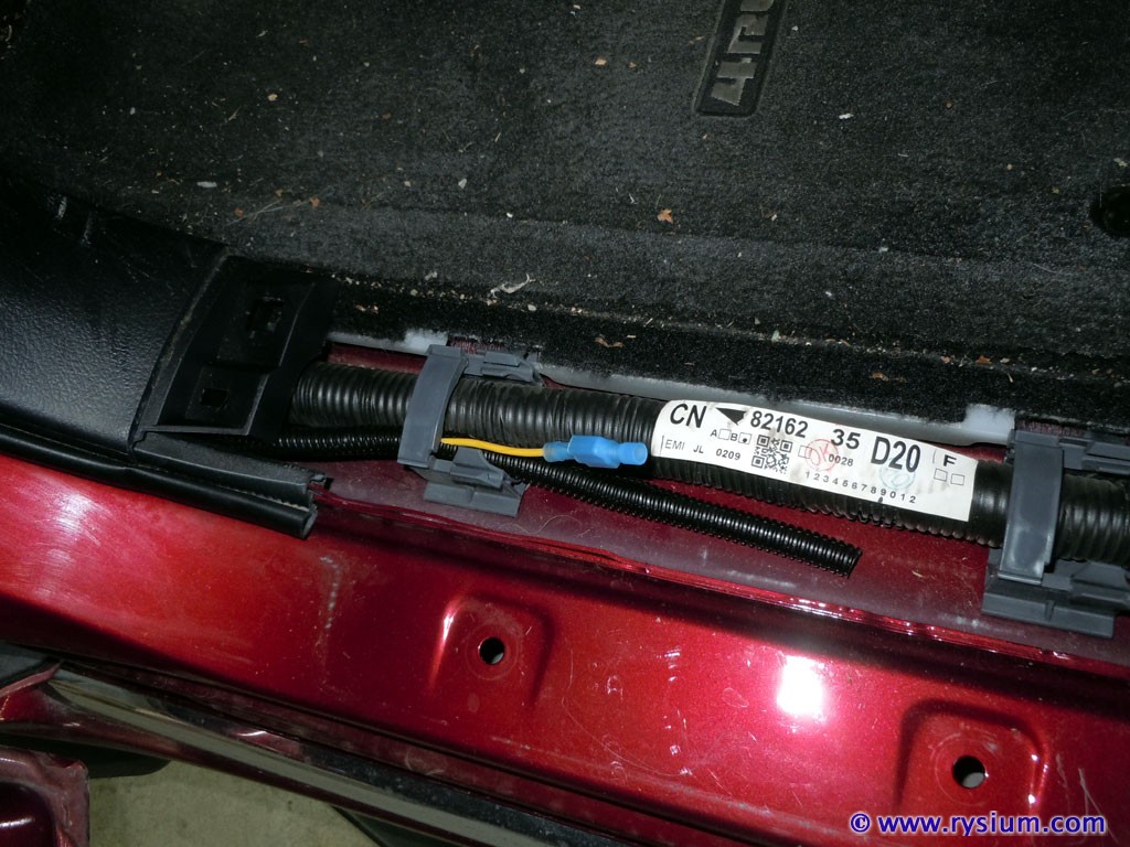 4runner_rear-fog-light-05.jpg