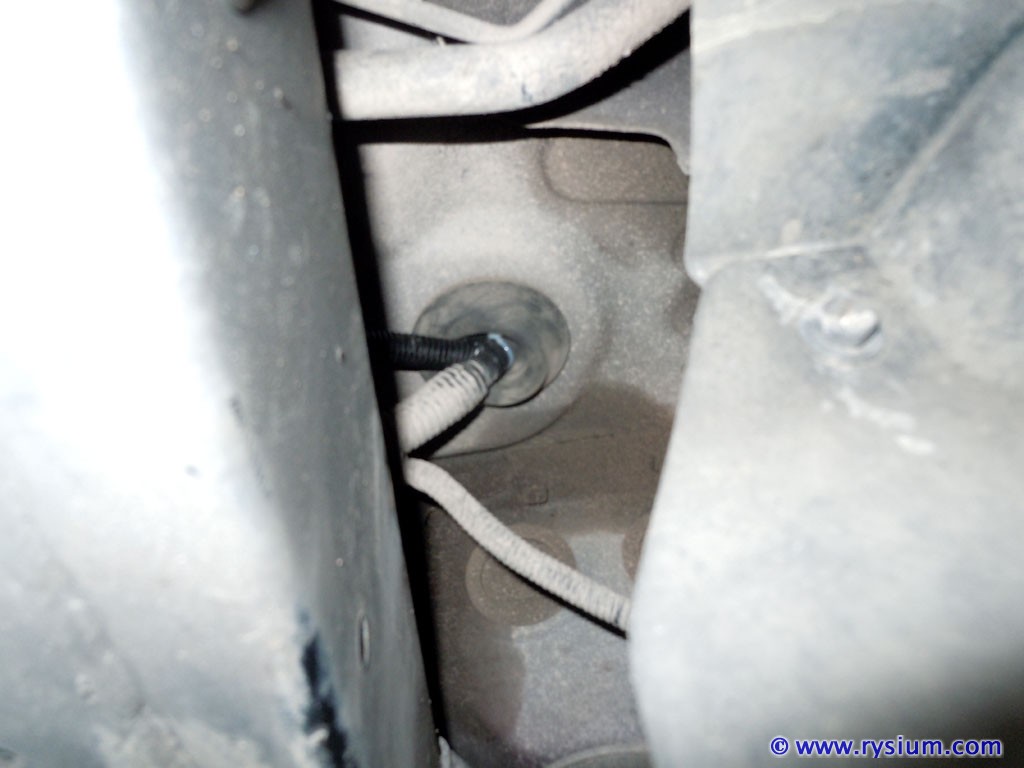 4runner_rear-fog-light-09.jpg